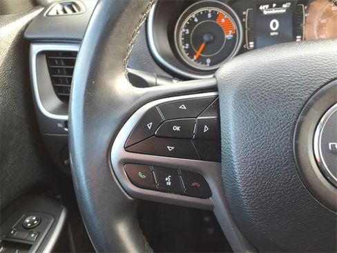 Used 2019 Jeep Cherokee Latitude Plus w/ Comfort/Convenience Group image 22