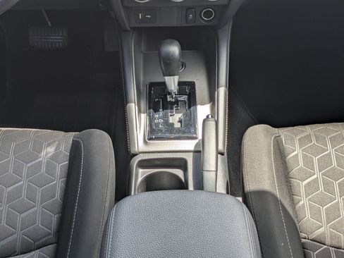 Used 2024 Mitsubishi Outlander Sport ES AWD/4WD image 19