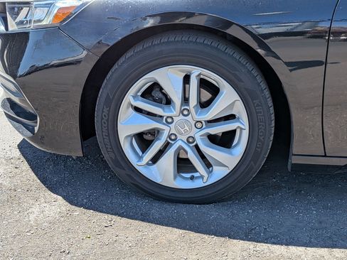 Used 2018 Honda Accord LX image 13