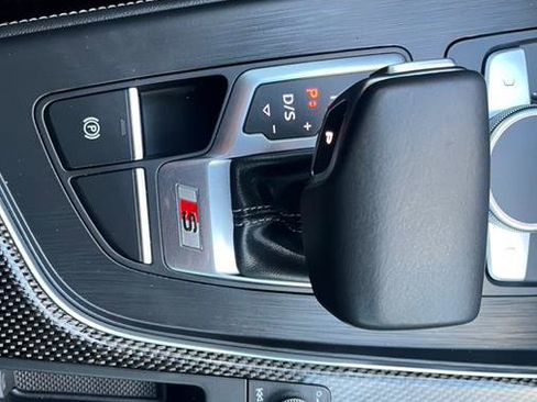 Used 2019 Audi S4 Premium Plus image 24