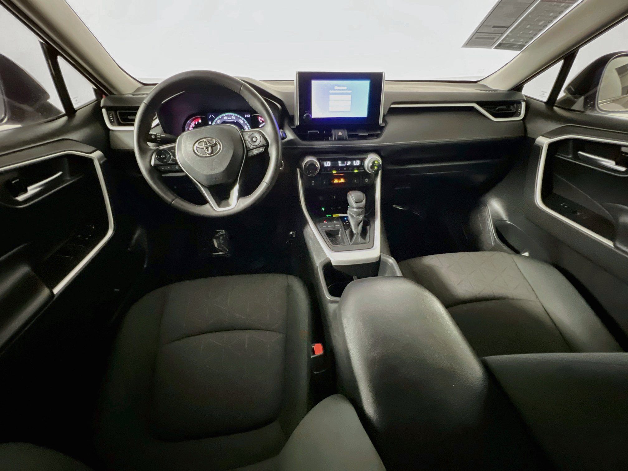 Used 2023 Toyota RAV4 XLE w/ Convenience Package FWD image 30