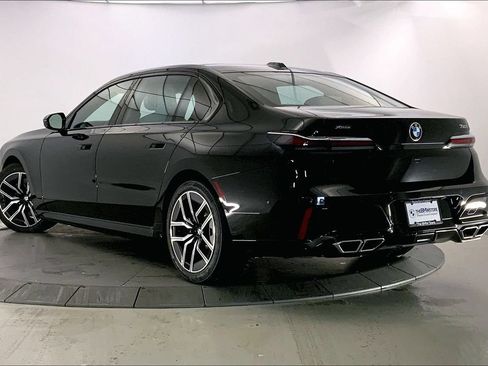 Certified 2023 BMW 760i xDrive w/ Executive Package AWD/4WD image 10