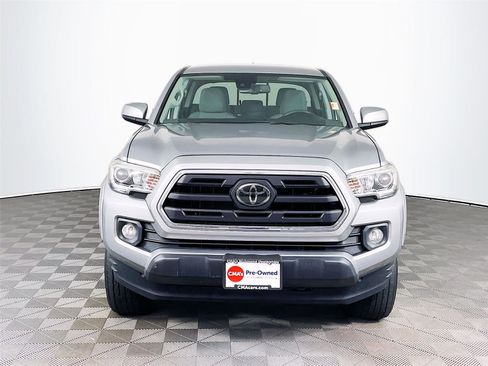 Used 2018 Toyota Tacoma SR5 image 2
