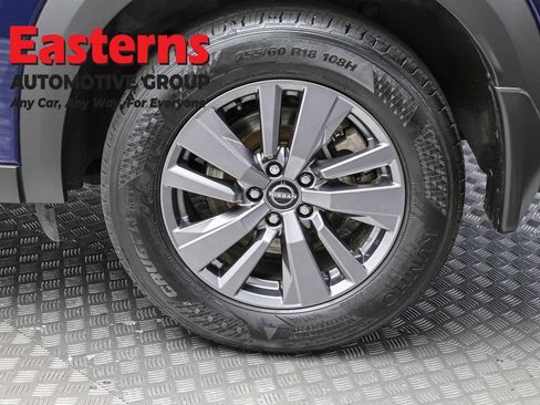 Used 2023 Nissan Pathfinder SV AWD/4WD image 8