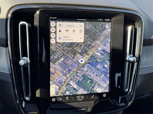 Certified 2025 Volvo XC40 B5 Plus image 24