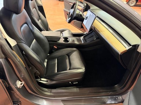 Used 2021 Tesla Model 3 image 19