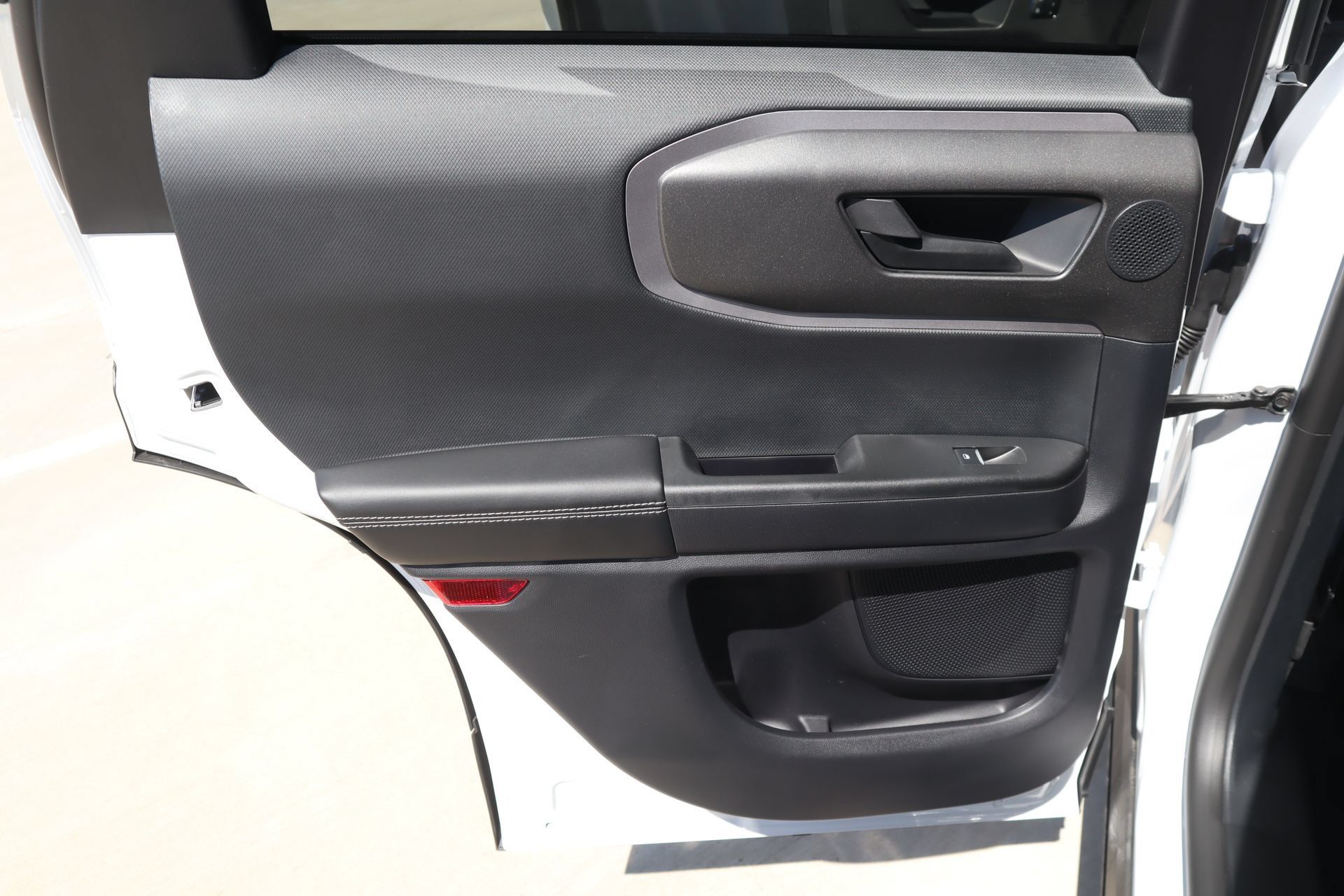 New 2026 Ford Bronco Sport Outer Banks w/ Outer Banks Tech Package+ AWD/4WD image 17