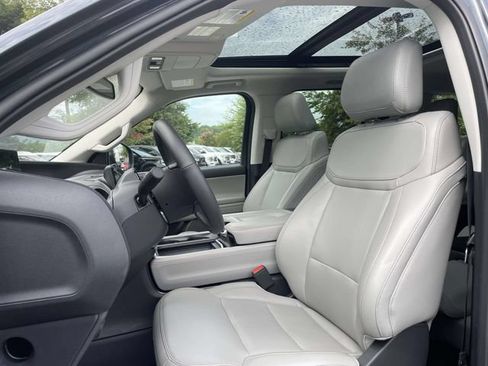 Certified 2025 Ford Expedition Active AWD/4WD image 20