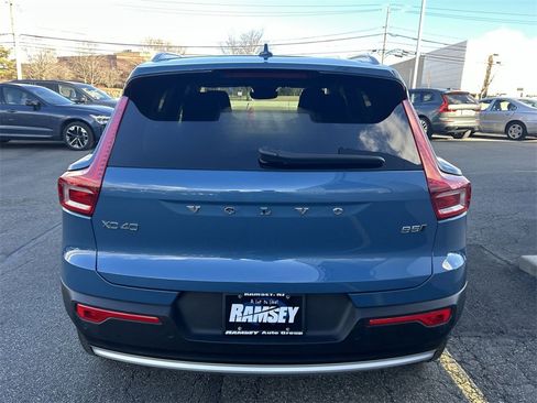 Certified 2024 Volvo XC40 B5 Plus w/ Protection Package Premier image 7