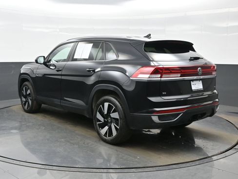 Used 2024 Volkswagen Atlas Cross Sport SE image 4