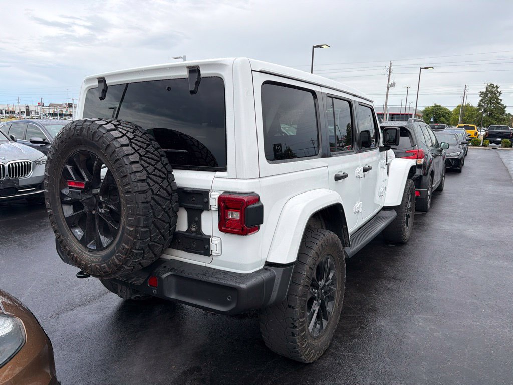 Used 2021 Jeep Wrangler Unlimited Sahara w/ Cold Weather Group AWD/4WD image 3