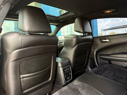 Used 2019 Dodge Charger Scat Pack w/ Dynamics Package image 32