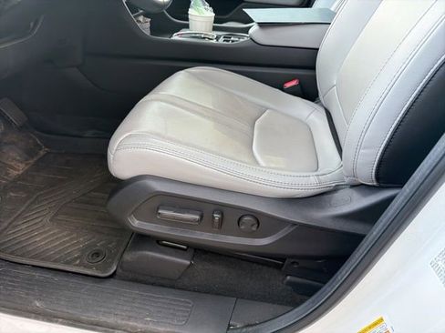 Used 2025 Honda Pilot EX-L image 9