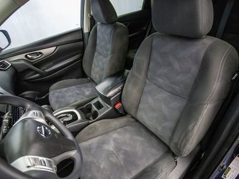 Used 2016 Nissan Rogue SV image 19