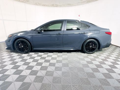 Certified 2025 Toyota Camry SE FWD image 6