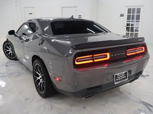 Used 2019 Dodge Challenger R/T Scat Pack RWD image 5