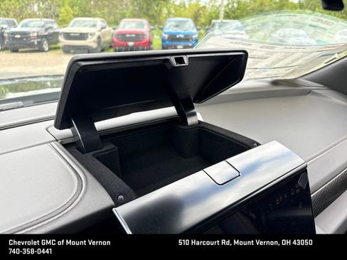 New 2026 GMC Yukon XL AT4 w/ AT4 Premium Plus Package AWD/4WD image 41