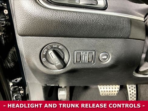 Used 2016 Dodge Challenger R/T Scat Pack RWD image 36