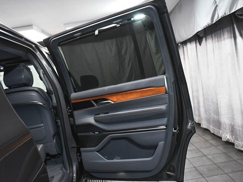 Used 2022 Jeep Grand Wagoneer Series II w/ Convenience Group III AWD/4WD image 14