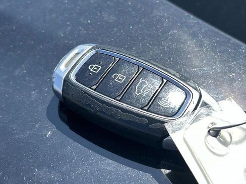 Used 2020 Hyundai Santa Fe Limited AWD/4WD image 10