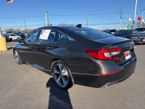 Used 2018 Honda Accord Touring image 7