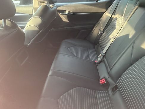 Used 2020 Toyota Camry SE image 9