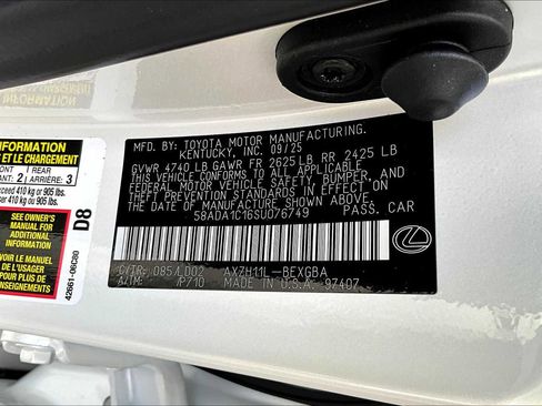 Used 2025 Lexus ES 300h w/ Premium Package image 17