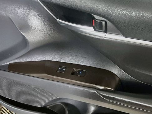 Used 2022 Toyota Camry SE FWD image 32