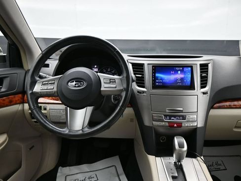 Used 2011 Subaru Outback 2.5i Limited AWD/4WD image 15
