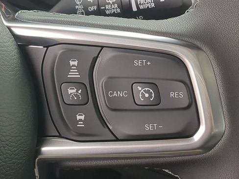 New 2026 Jeep Wrangler Unlimited Sahara AWD/4WD image 31