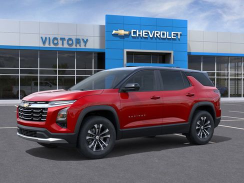 New 2026 Chevrolet Equinox LT image 2