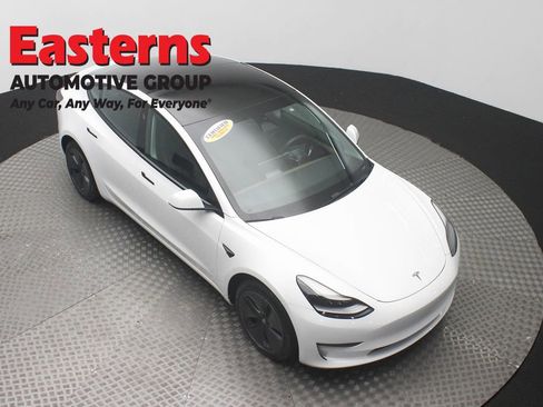 Used 2023 Tesla Model 3 Standard Range RWD image 3