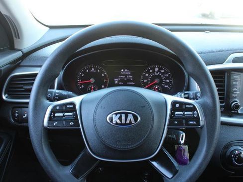 Used 2019 Kia Sorento FWD image 7