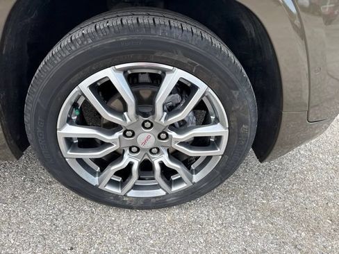 Used 2023 GMC Terrain Denali w/ Denali Premium Package AWD/4WD image 5