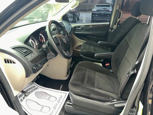 Used 2016 Dodge Grand Caravan SE w/ Quick Order Package 29E SE image 14