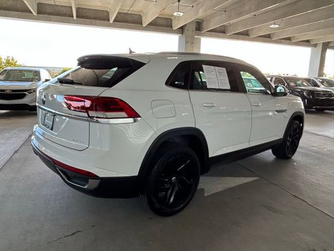 Used 2022 Volkswagen Atlas Cross Sport SE w/ Black Wheel Package image 5