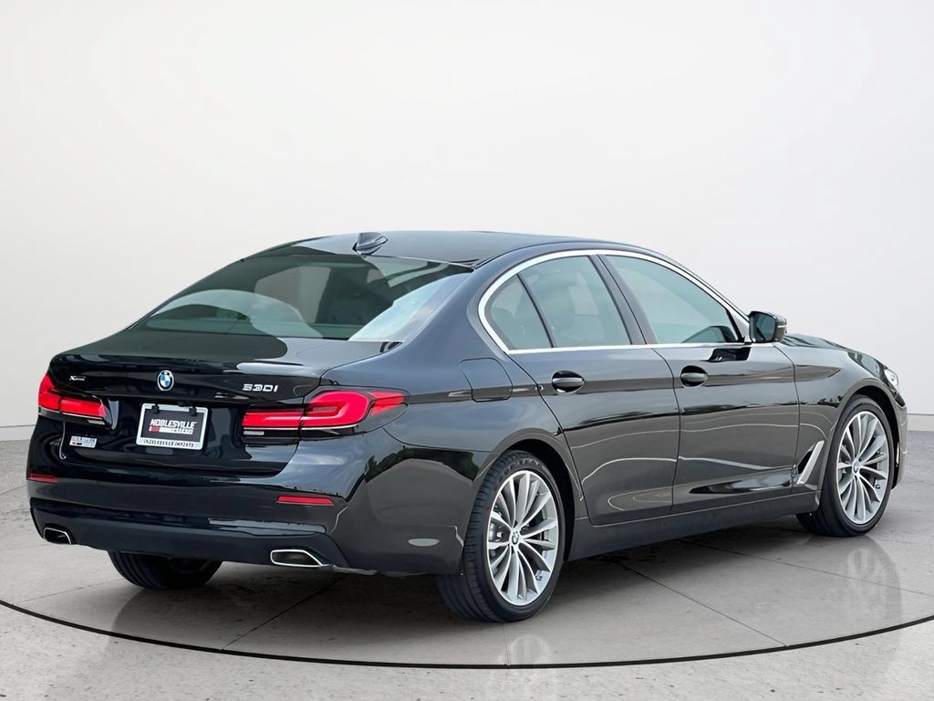 Used 2022 BMW 530i xDrive w/ Convenience Package AWD/4WD image 2