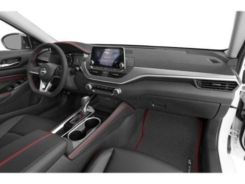 Used 2024 Nissan Altima 2.5 SR w/ SR Premium Package FWD image 18