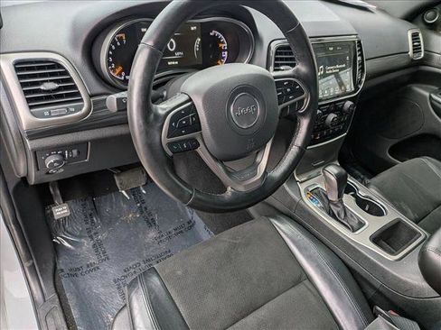 Used 2021 Jeep Grand Cherokee Laredo X image 10