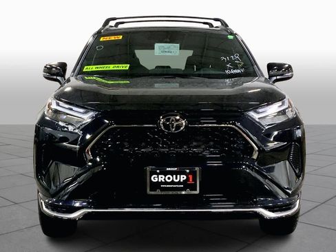 New 2025 Toyota RAV4 SE image 3