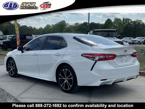 Used 2018 Toyota Camry SE FWD image 5