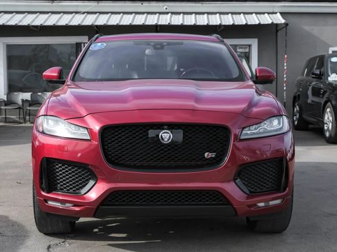 Used 2018 Jaguar F-PACE S image 8