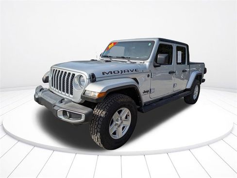 Used 2022 Jeep Gladiator Sport image 8