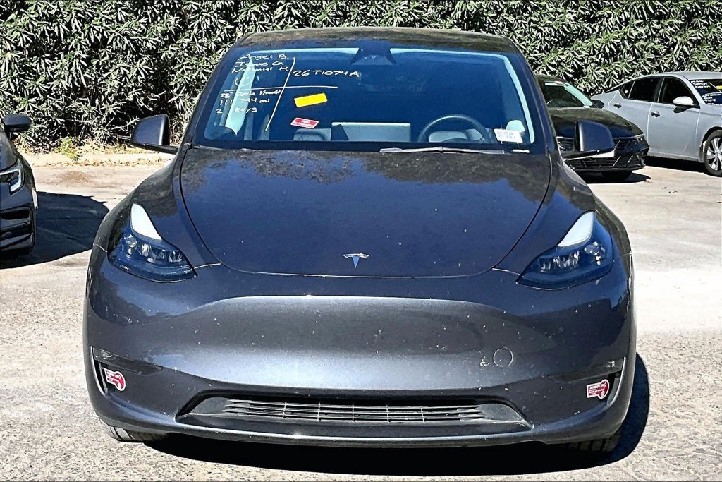 Used 2023 Tesla Model Y Long Range AWD/4WD image 2