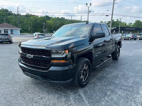 Used 2018 Chevrolet Silverado 1500 Custom w/ Custom Value Package AWD/4WD image 9