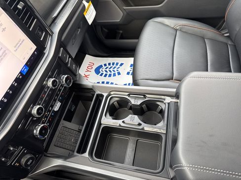 New 2026 Ford F250 Lariat w/ Black Appearance Package image 38