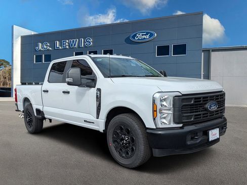 New 2026 Ford F250 XL RWD image 1