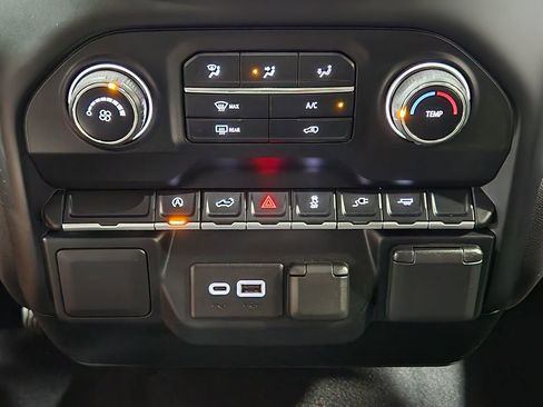 Used 2022 Chevrolet Silverado 1500 Custom RWD image 40