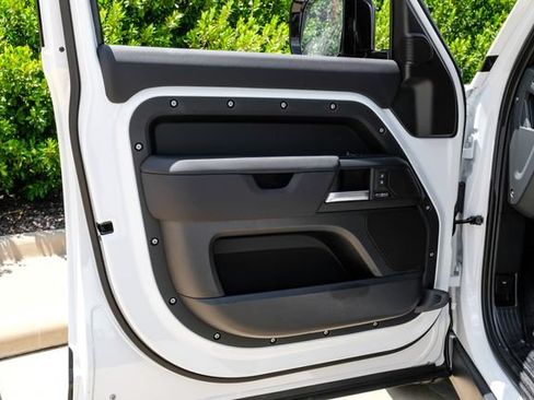 New 2026 Land Rover Defender 110 X-Dynamic SE AWD/4WD image 52
