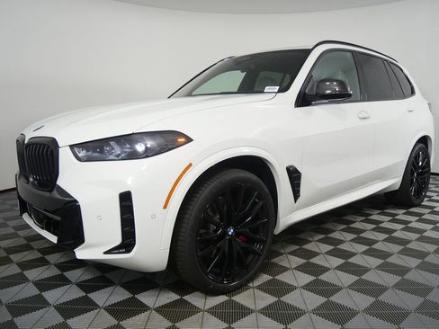 Used 2026 BMW X5 xDrive40i w/ M Sport Package AWD/4WD image 8